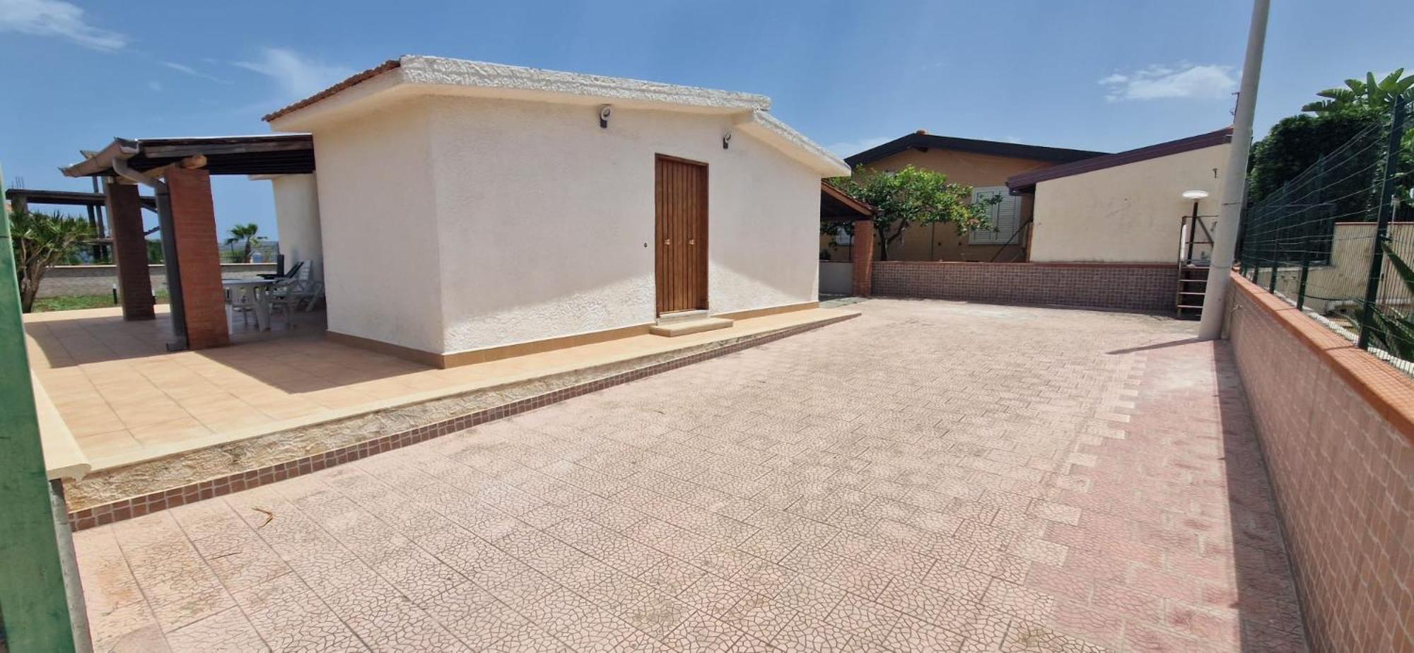 Holiday home Baia Del Silenzio Agnone Bagni